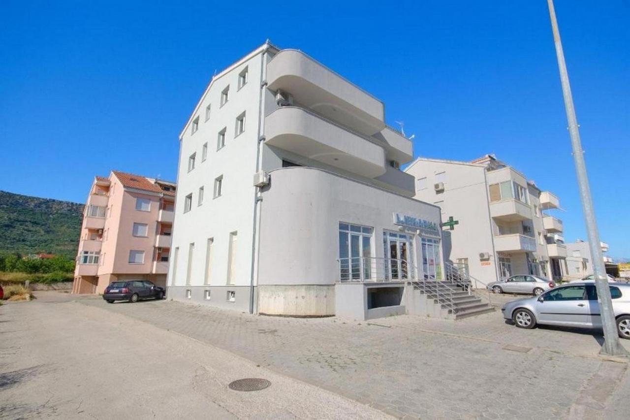 Apartments With A Parking Space Kastel Kambelovac, Kastela - 21372 מראה חיצוני תמונה