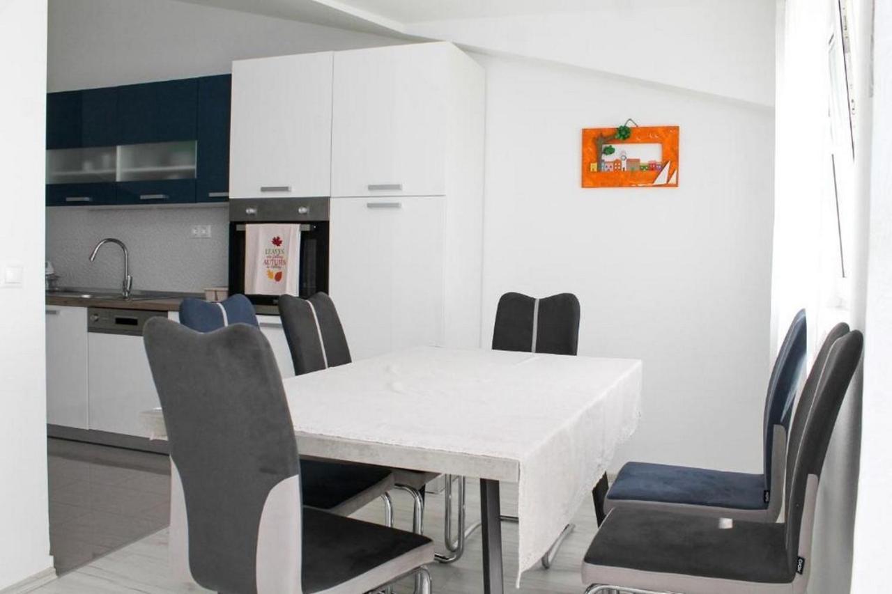 Apartments With A Parking Space Kastel Kambelovac, Kastela - 21372 מראה חיצוני תמונה